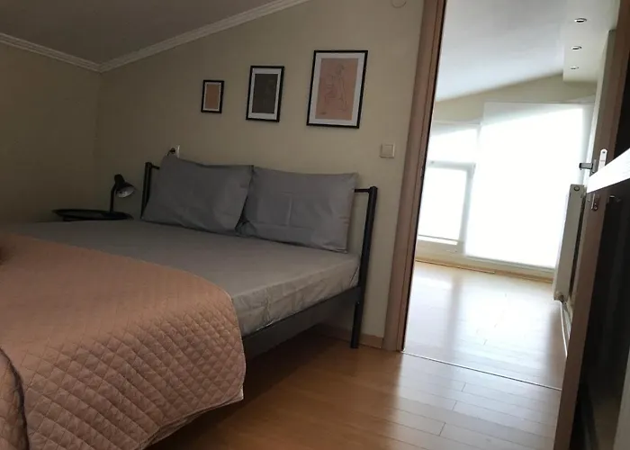 Georgia's Cozy #1 * Kavala